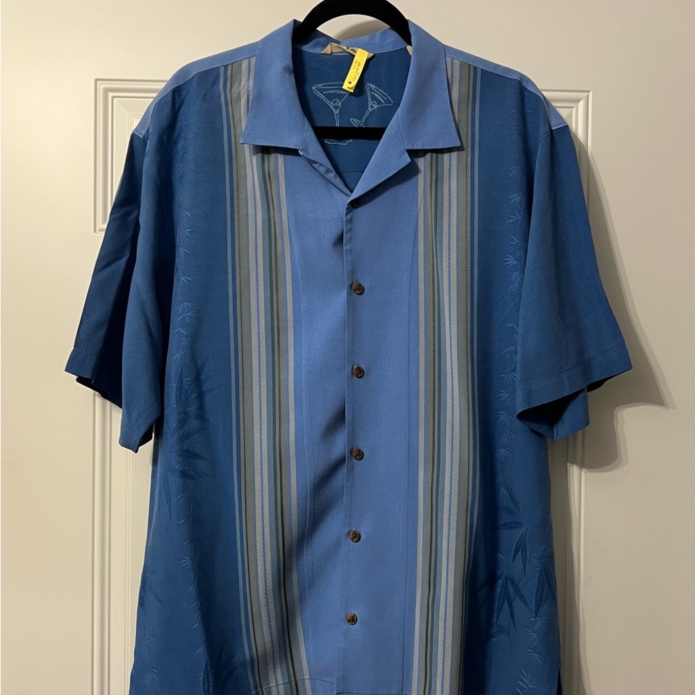 Tommy Bahama Blue and Gray Patterned Shirt